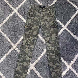 Camouflage jeans